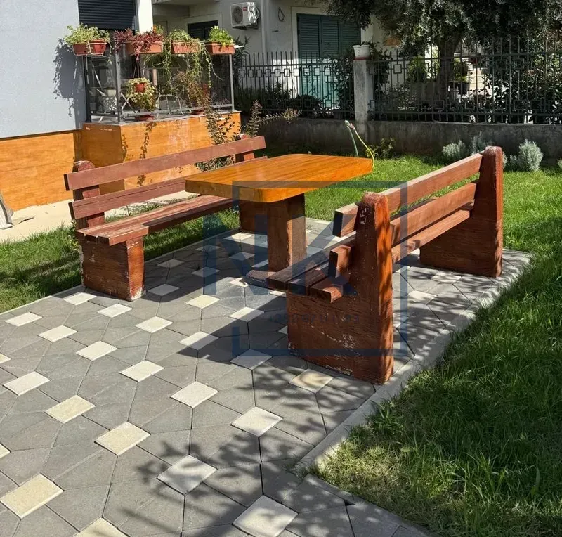 Prodaja, trosoban stan, 90m², Tološi, Podgorica
