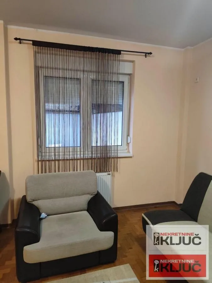 Izdavanje, garsonjera, 25m², Socijalno, Novi Sad Sve Podlokacije