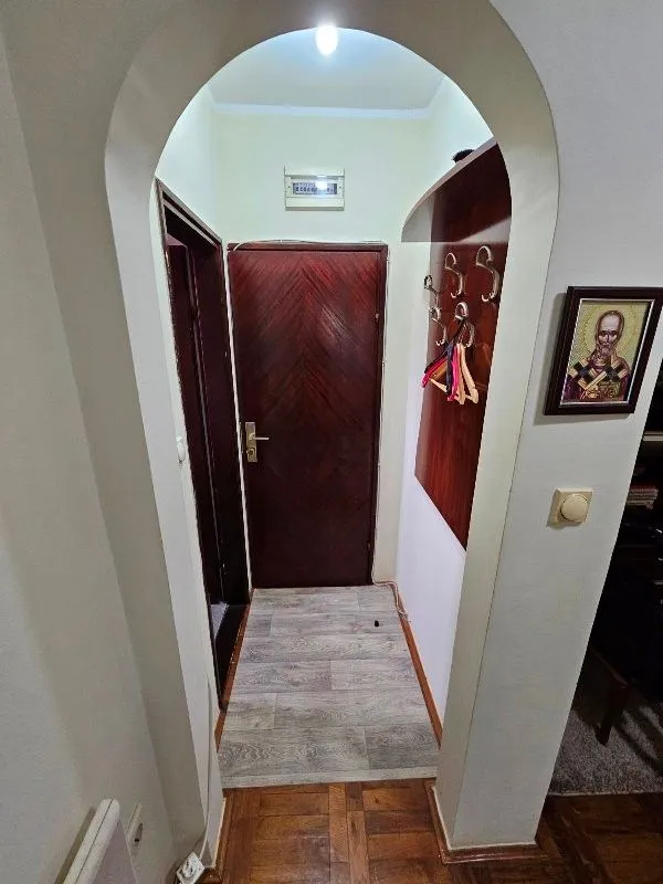 Izdavanje, jednosoban stan, 26m², Karaburma, Palilula Sve Podlokacije