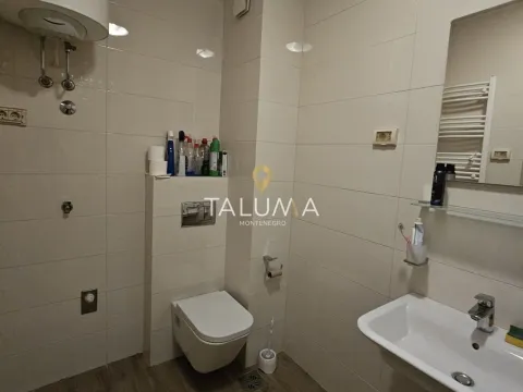 Prodaja, dvosoban stan, 68m², City Kvart, Podgorica - image 9