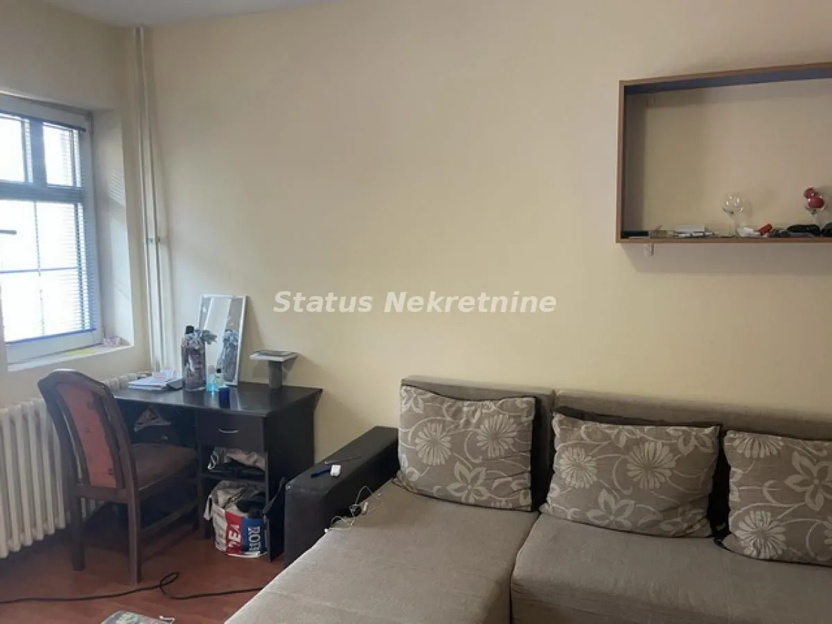 Izdavanje, garsonjera, 30m², Centar, Novi Sad