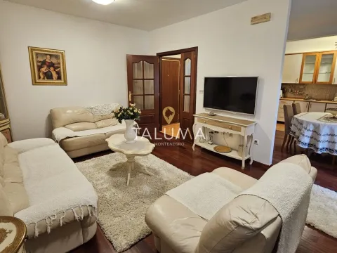 Rent, three bedroom apartment, 100m², Gorica C, Podgorica - image 2