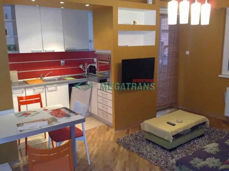 Rent, four bedroom apartment, 100m², Centar, Novi Sad