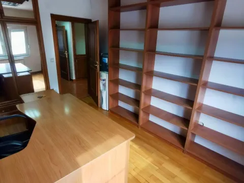 Rent, office space, 150m², Stara Varoš, Podgorica - image 10