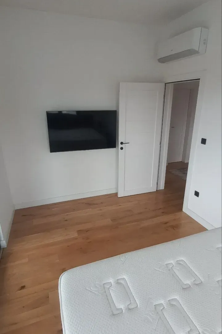Sale, house, 270m², Gornja Gorica, Podgorica