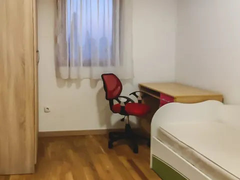 Izdavanje, dvosoban stan, 55m², Centar, Podgorica - image 4