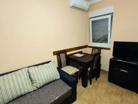 Izdavanje, kuća, 35m², Gornja Gorica, Podgorica - image 7