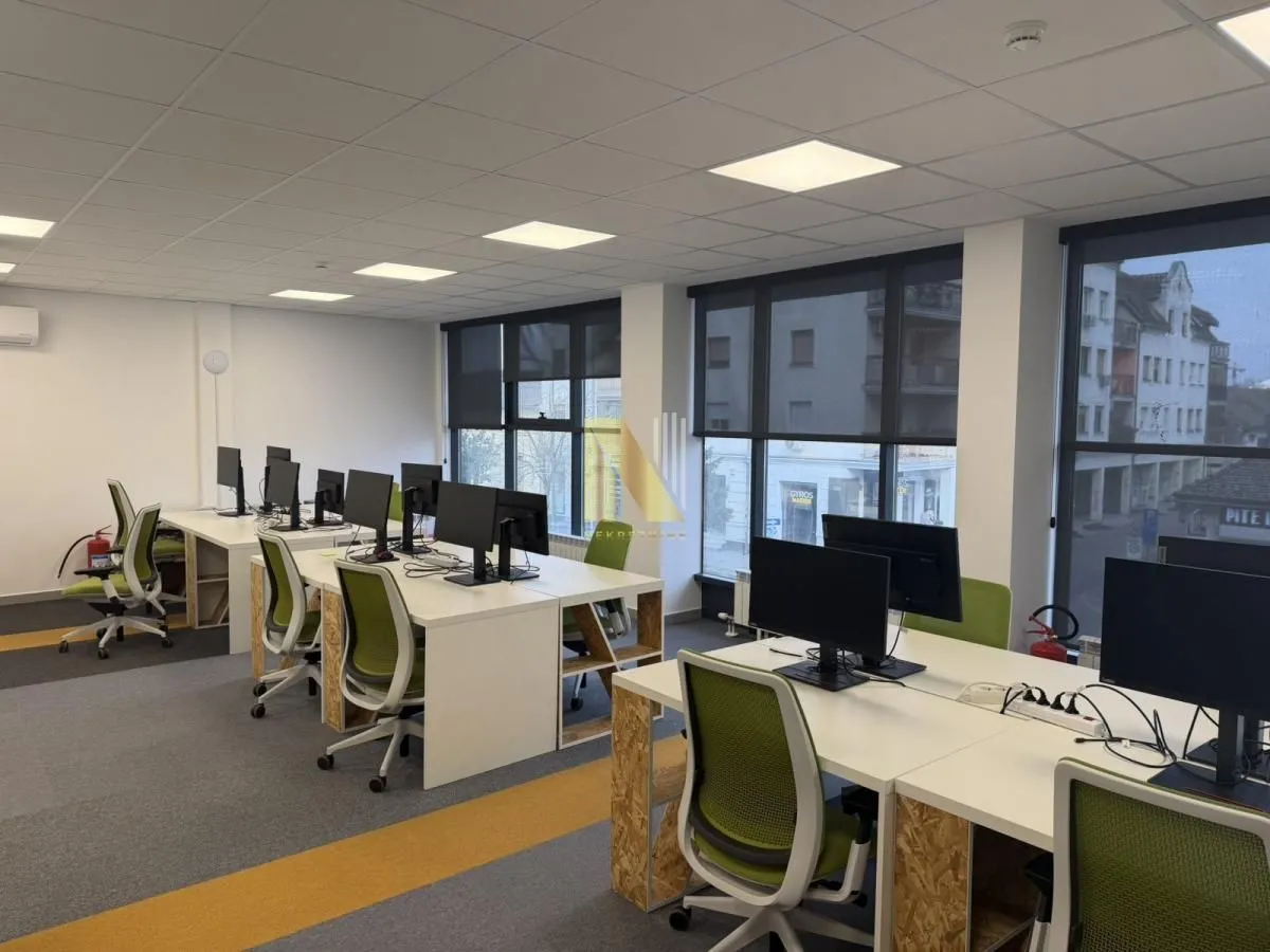 Rent, office space, 204m², Centar, Novi Sad