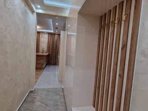 Izdavanje, dvosoban stan, 86m², Stara Varoš, Podgorica - image 4