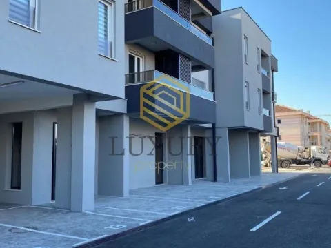 Rent, one bedroom apartment, 54m², Zabjelo, Podgorica - image 11