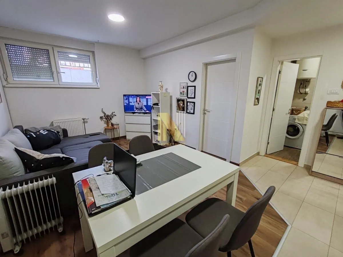Izdavanje, jednosoban stan, 32m², Stari Majur, Petrovaradin