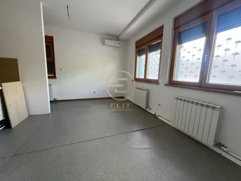 Rent, office space, 77m², Centar, Novi Sad - image 3