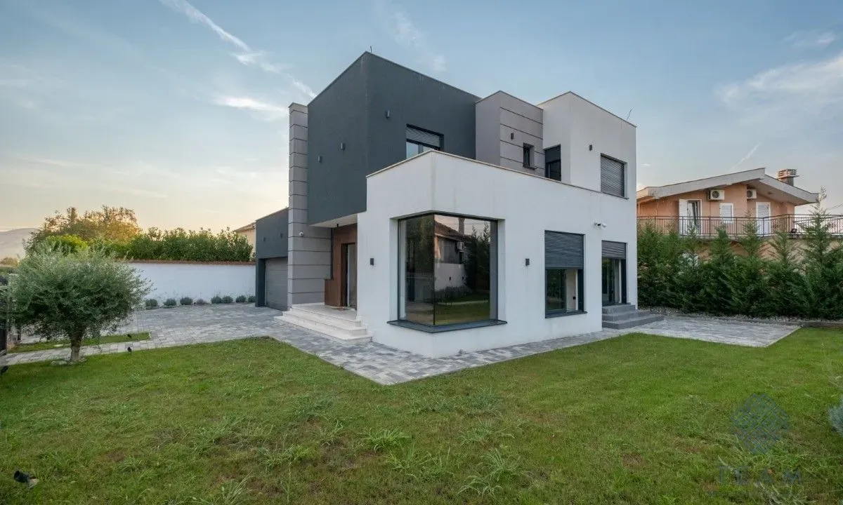 Rent, house, 180m², Gornja Gorica, Podgorica