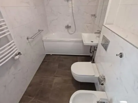 Izdavanje, poslovni prostor, 84m², Kalenić Pijaca, Vračar Sve Podlokacije - image 10