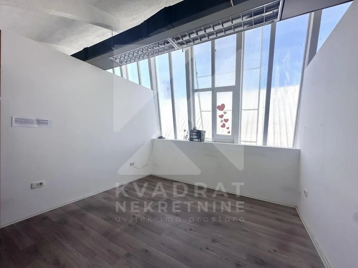Rent, office space, 1850m², Zabjelo, Podgorica