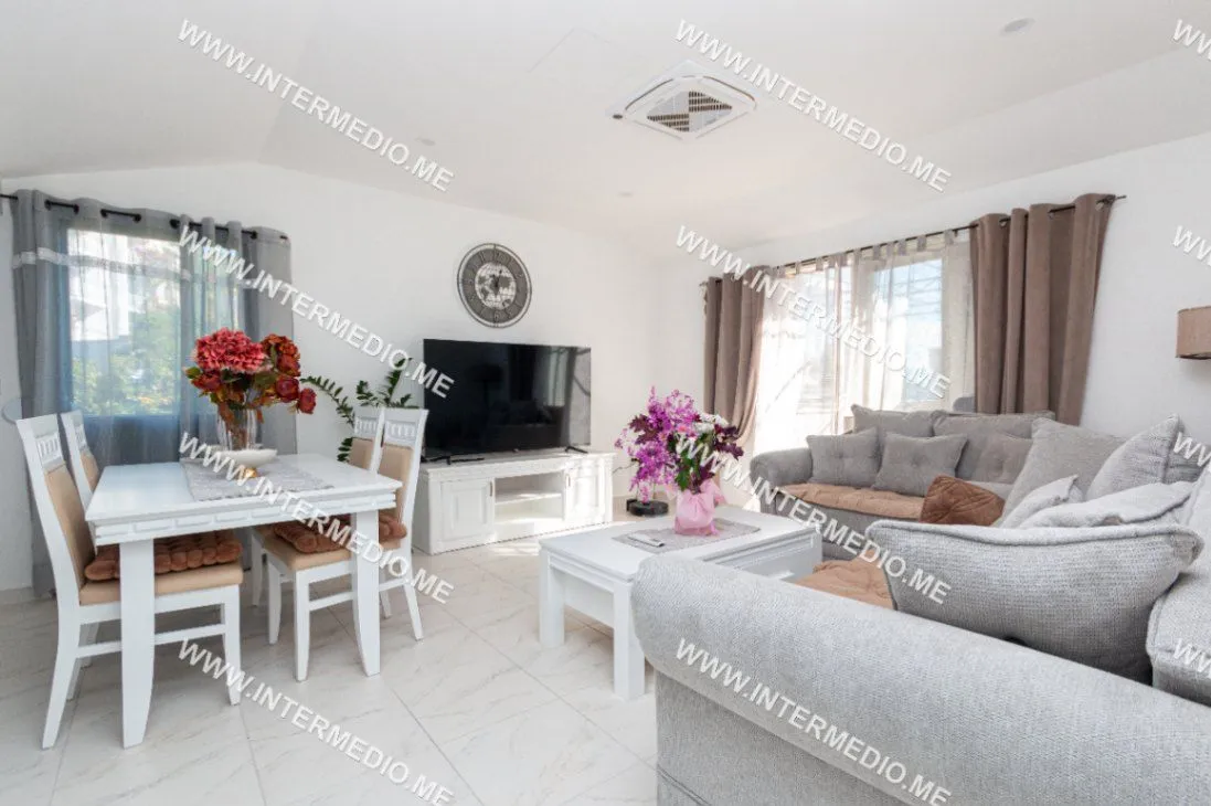 Prodaja, dvosoban stan, 98m², Igalo, Herceg Novi