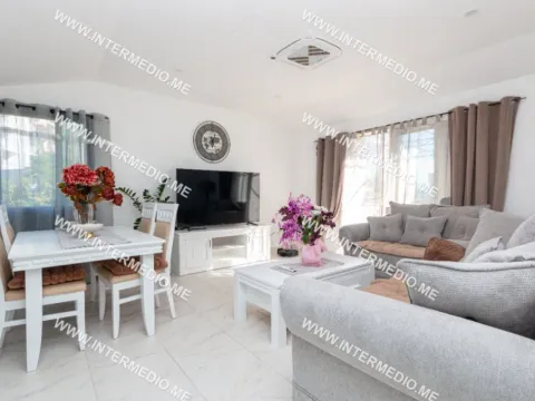 Prodaja, dvosoban stan, 98m², Igalo, Herceg Novi