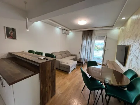 Izdavanje, dvosoban stan, 69m², Zabjelo, Podgorica - image 1