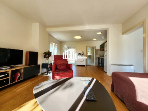 Rent, house, 100m², Vranići, Podgorica - image 11