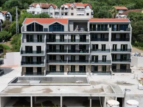 Prodaja, jednosoban stan, 50m², Đenovići, Herceg Novi