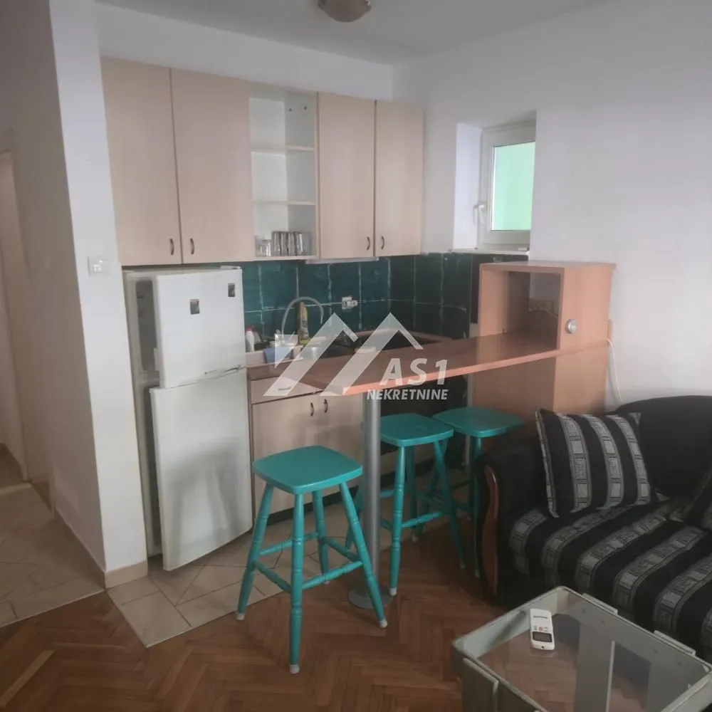 Izdavanje, jednosoban stan, 28m², Grbavica, Novi Sad Sve Podlokacije