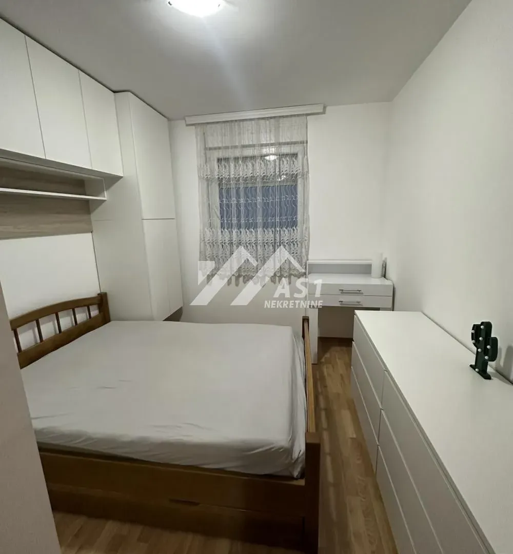 Izdavanje, trosoban stan, 58m², Sajam, Novi Sad Sve Podlokacije