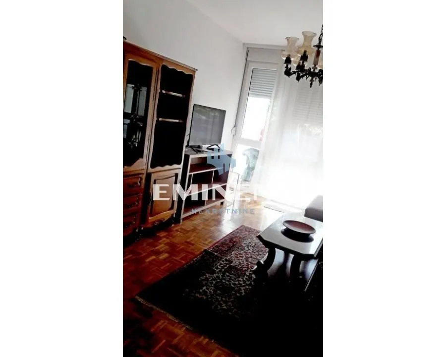 Izdavanje, trosoban stan, 72m², Novi Beograd Sve Podlokacije, Beograd