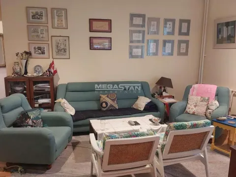 Prodaja, trosoban stan, 82m², Klinički Centar, Beograd - image 1