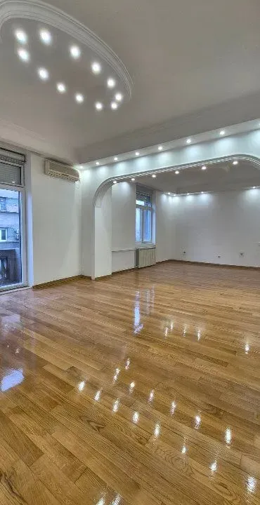 Rent, four bedroom apartment, 144m², Vračar Sve Podlokacije, Beograd