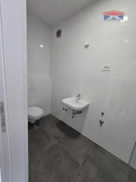 Izdavanje, trosoban stan, 73m², Novo naselje, Novi Sad - image 8