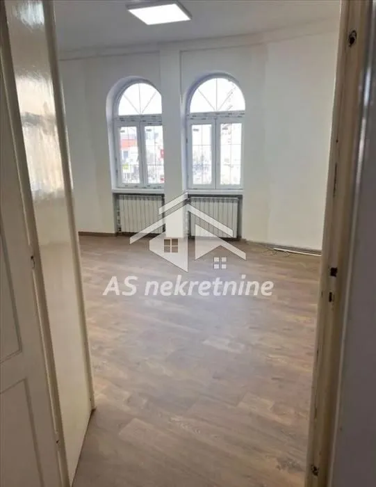 Rent, four bedroom apartment, 107m², Stari Grad, Beograd