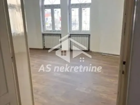 Izdavanje, četvorosoban stan, 107m², Stari Grad, Beograd - image 12