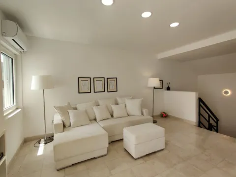 Sale, two bedroom apartment, 92m², Petrovac, Budva