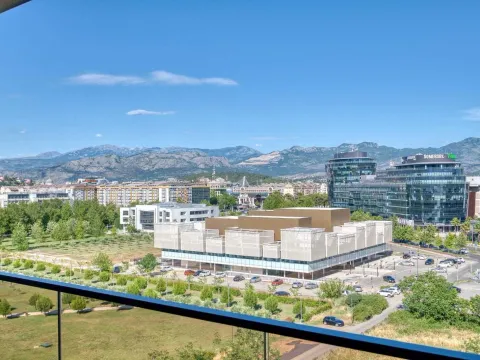 Izdavanje, dvosoban stan, 72m², City Kvart, Podgorica - image 17