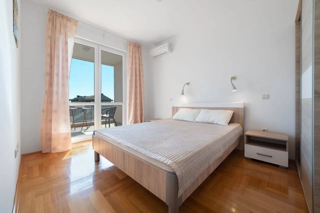 Sale, two bedroom apartment, 69m², Bečići, Budva