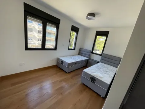 Izdavanje, dvosoban stan, 65m², Tološka šuma, Podgorica - image 5