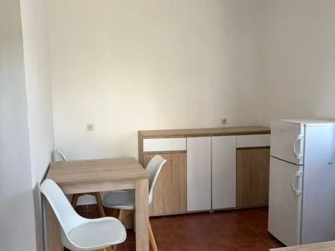 Izdavanje, jednosoban stan, 45m², Zlatica, Podgorica - image 4