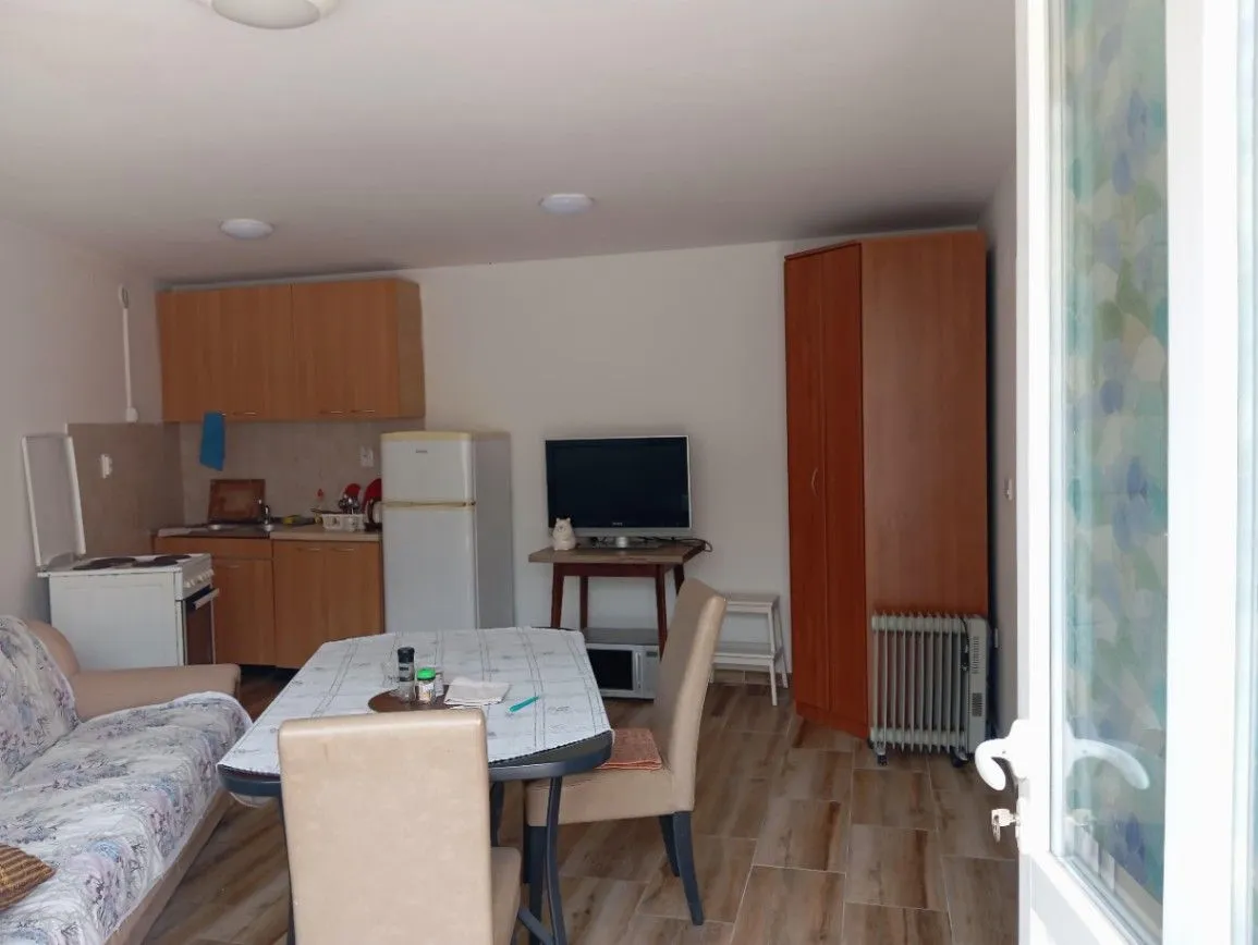Izdavanje, dvosoban stan, 35m², Herceg Novi, Crna Gora