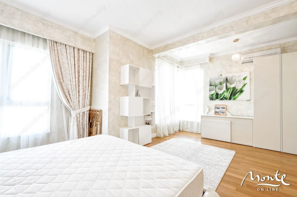Sale, two bedroom apartment, 115m², Bečići, Budva