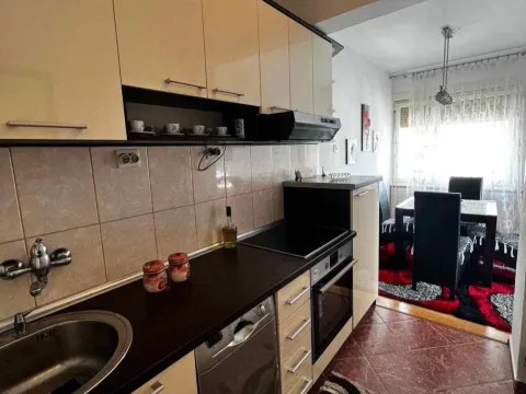 Izdavanje, dvosoban stan, 70m², Centar, Tivat - image 5