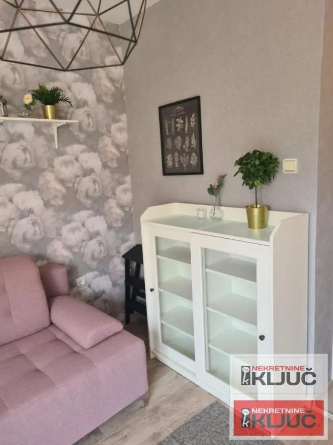 Izdavanje, garsonjera, 21m², Centar, Novi Sad
