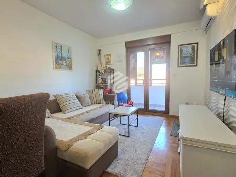 Prodaja, jednosoban stan, 45m², Stari Aerodrom, Podgorica - image 1