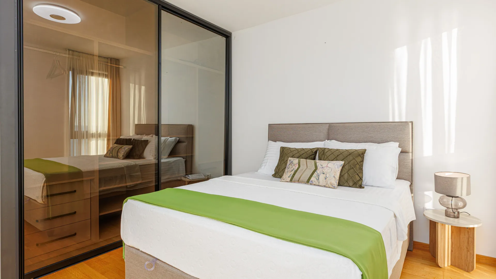 Sale, two bedroom apartment, 162m², Sveti Stefan, Budva