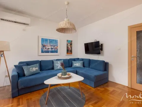 Sale, one bedroom apartment, 50m², Dobrota, Kotor - image 3