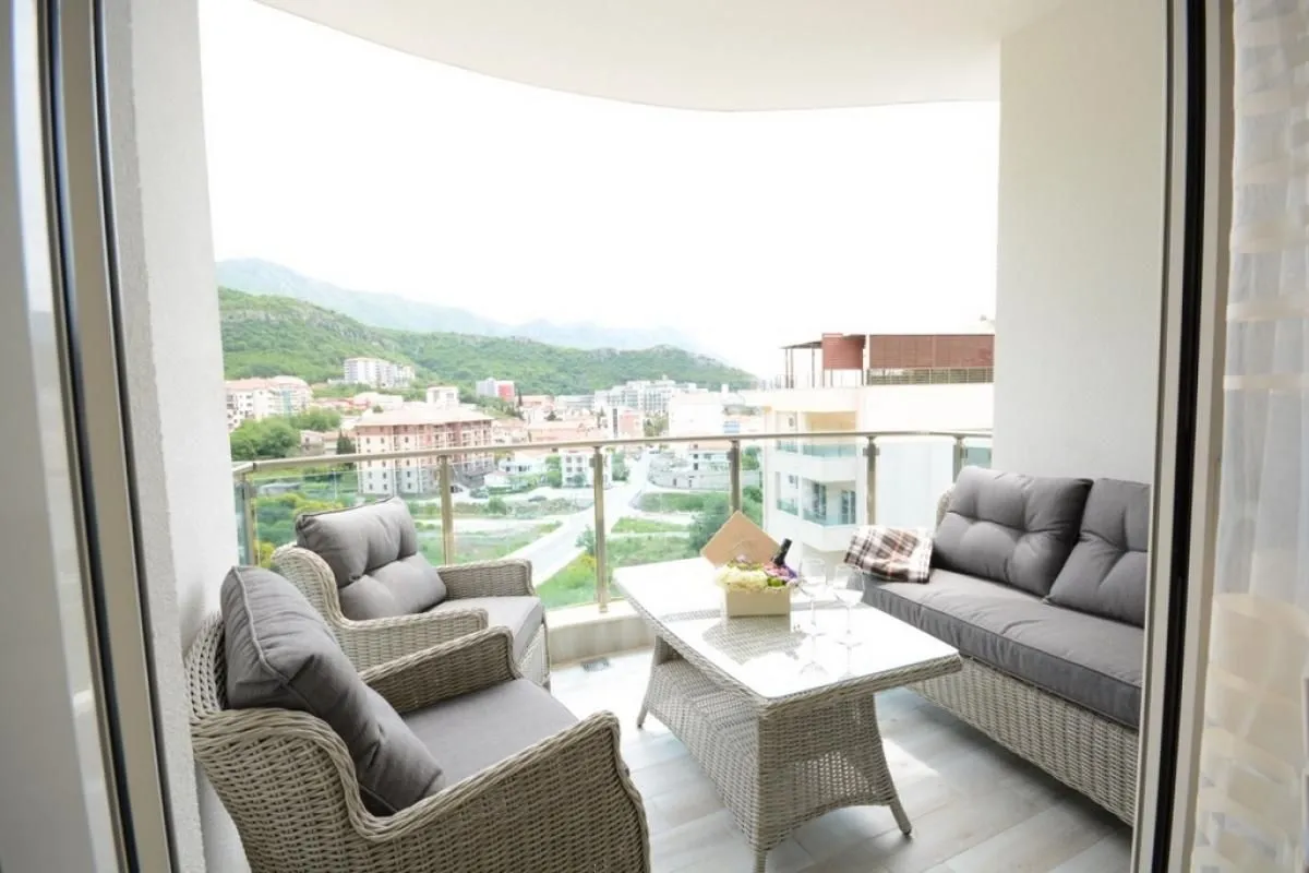 Prodaja, dvosoban stan, 64m², Bečići, Budva