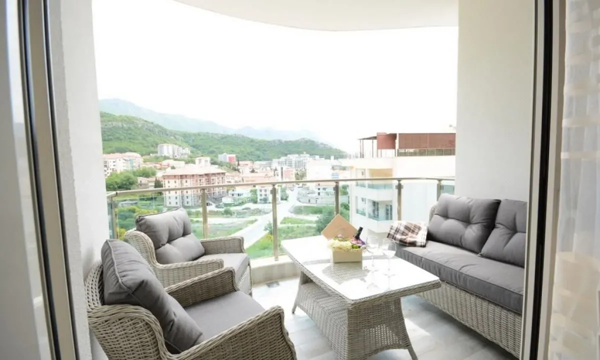 Sale, two bedroom apartment, 64m², Bečići, Budva