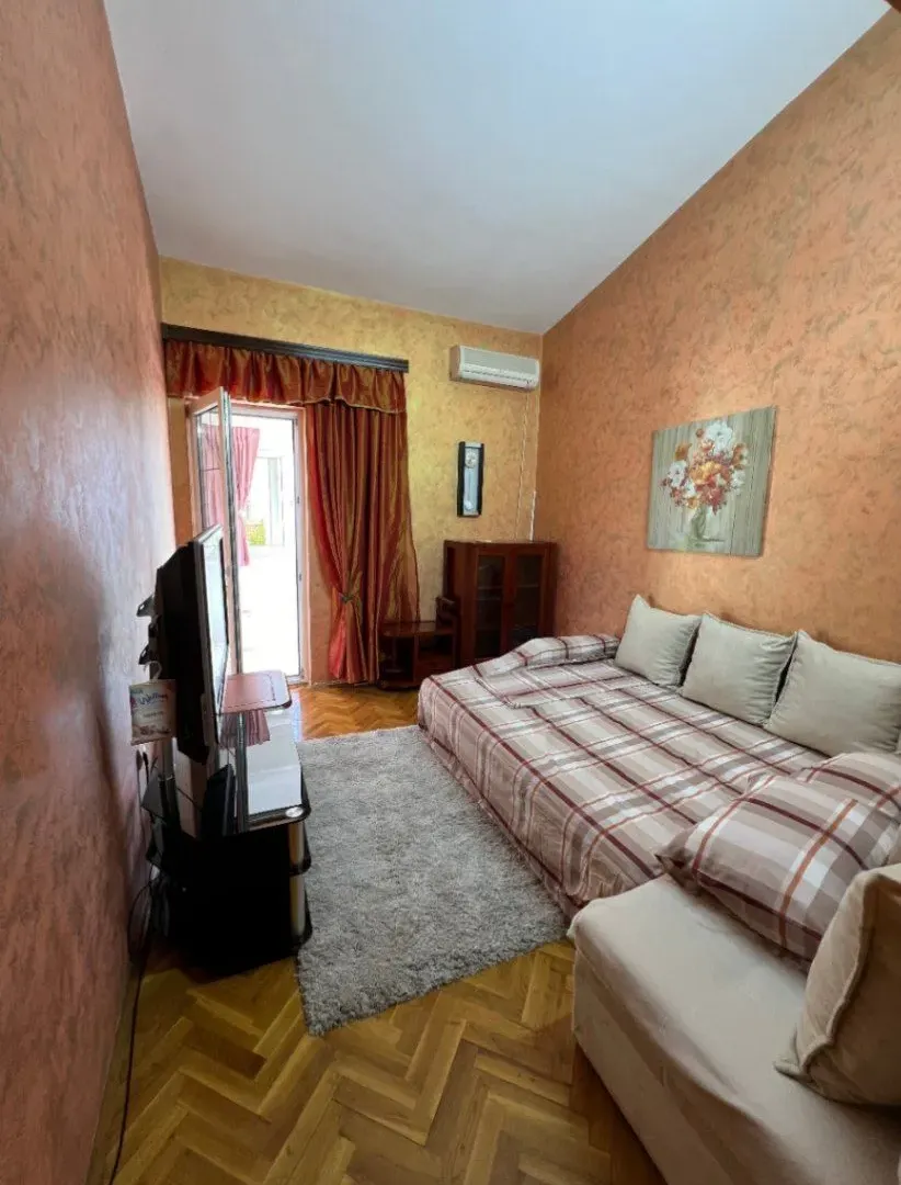 Rent, two bedroom apartment, 75m², Centar, Bar