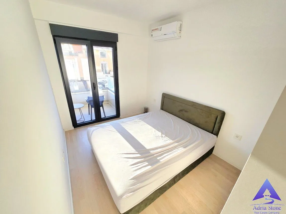 Rent, one bedroom apartment, 45m², Podkošljun, Budva