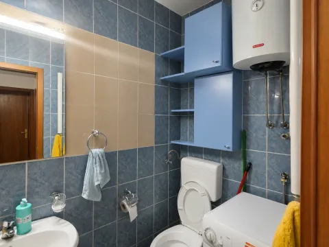Izdavanje, dvosoban stan, 60m², Zagorič, Podgorica - image 7