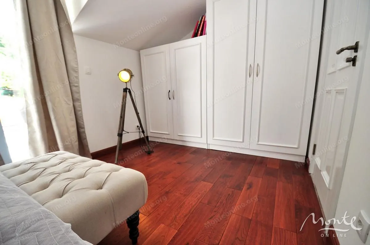 Sale, office space, 570m², Risan, Kotor